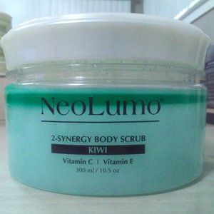 NEOLUMO 2-SYNERGY BODY SCRUB KIWI-VITAMIN C-VITAMIN E-10.5 oz/ 300 ml-NEW-SEALED